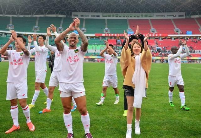 福建姑娘世界杯拼搏:中超小将争夺最后胜利 福建姑娘世界杯拼搏:中超小将争夺最后胜利