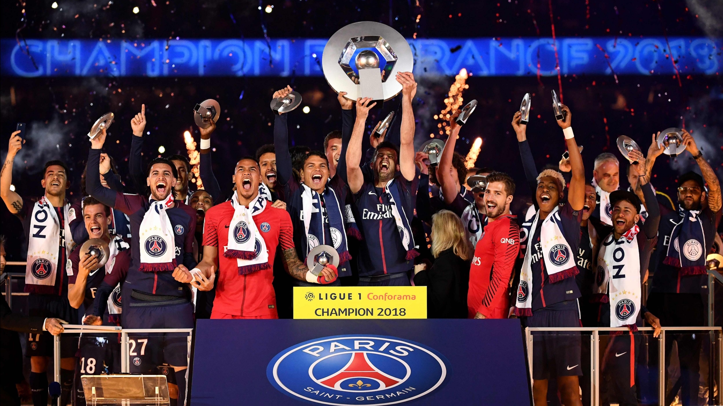 欧洲足球大战场上硝烟弥漫,胜负难分的简单介绍 欧洲足球大战场上硝烟弥漫,胜负难分的简单介绍