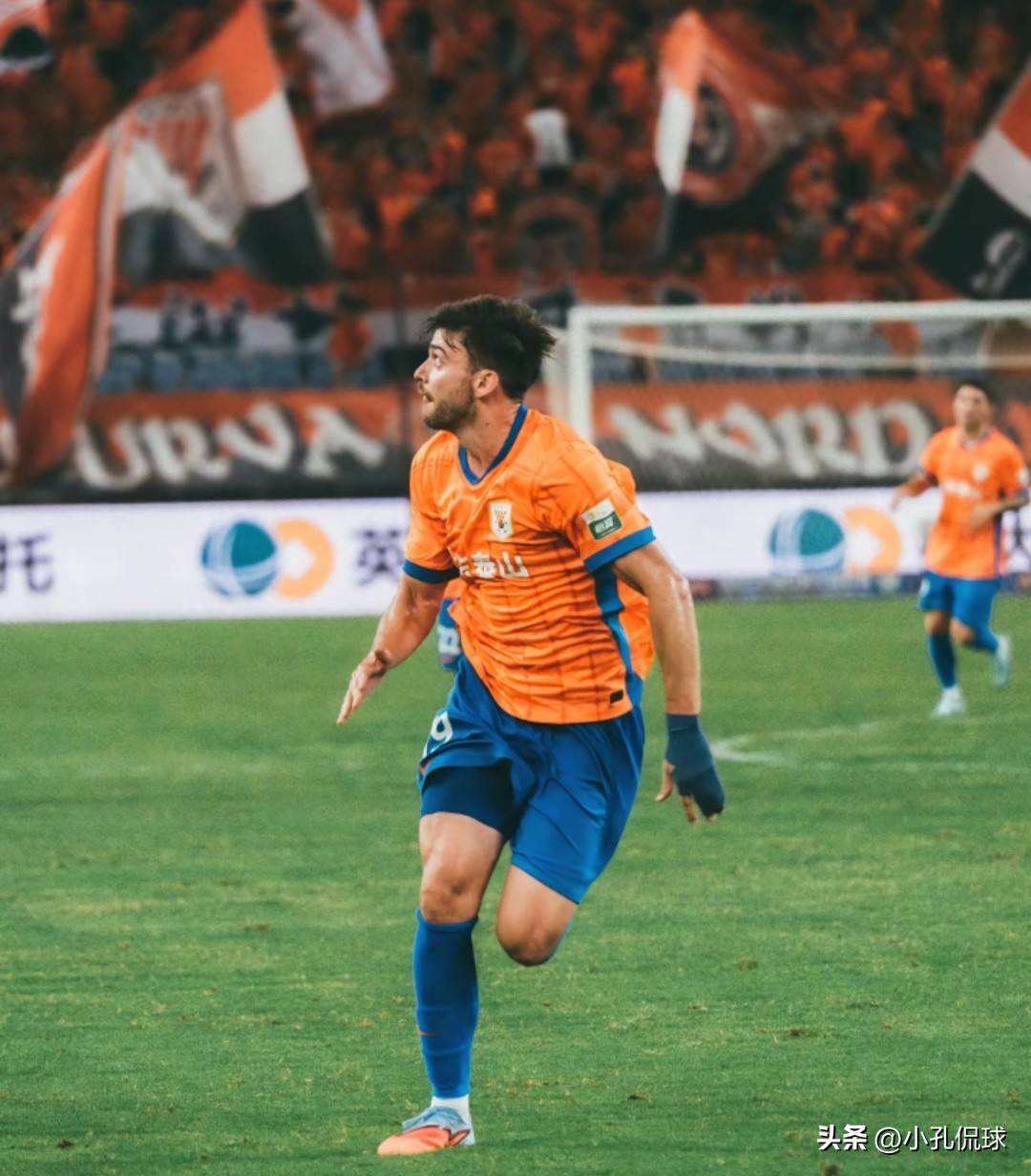 普利茅斯暴雪深夜比赛，球员身心俱疲