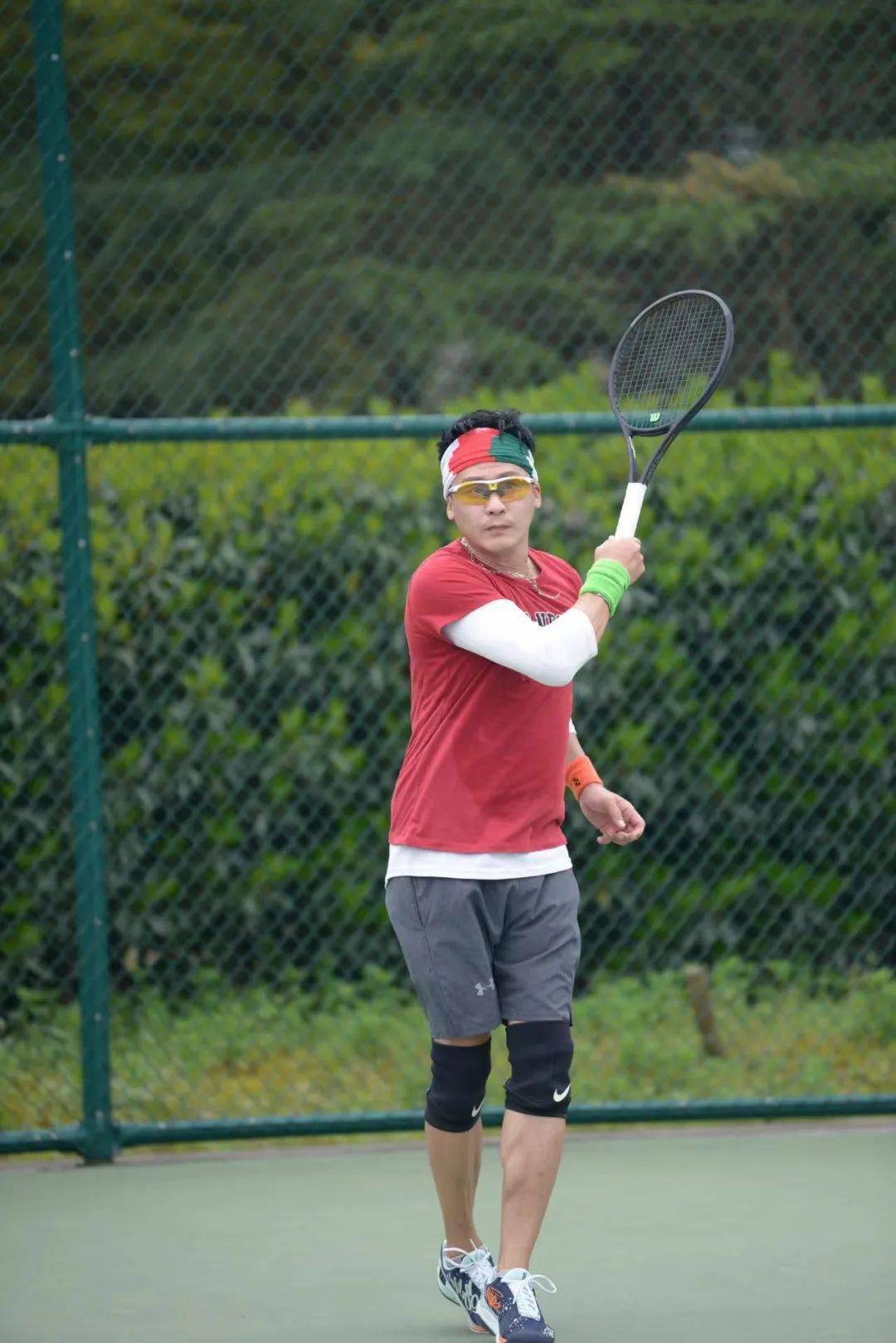 关于英国网球队血洗世界网球队，克耶高斯完成帽子戏法的信息